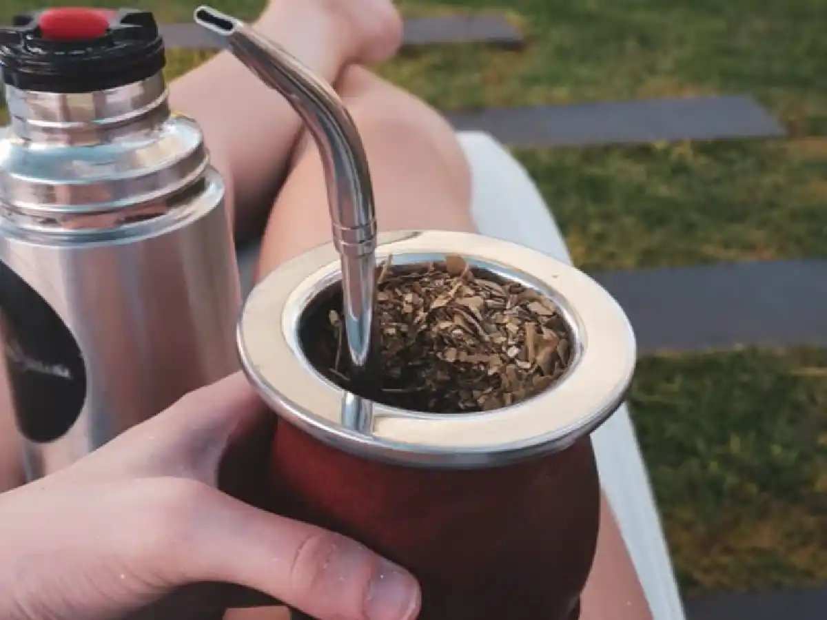 Mito o verdad: en medio de la ola de calor, ¿tomar mate hidrata?