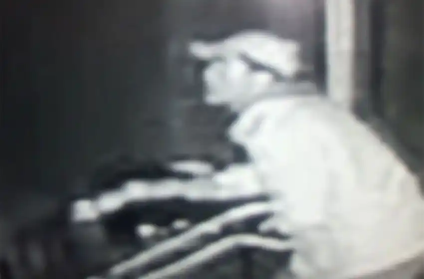 Entraron a un almacén y robaron las cervezas y gaseosas con un carro