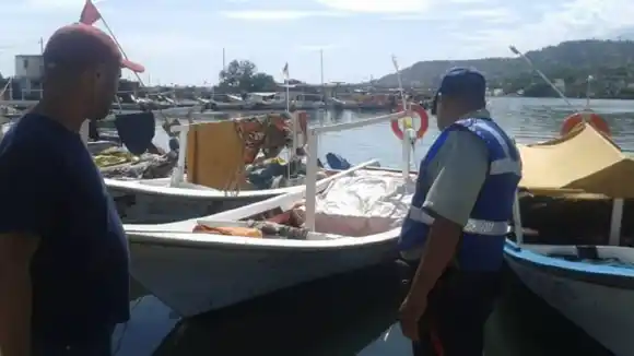 ESTABAN EN ALTAMAR: aparecieron con vida los pescadores desaparecidos en Vargas