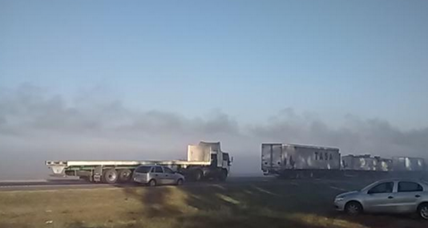 Corte total en la Ruta 9: Múltiple accidente a la altura del basural de Baradero, hay 30 vehículos involucrados