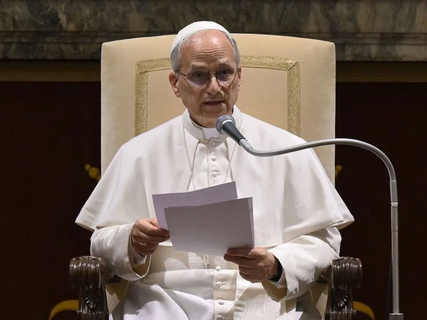 El papa León XIV instó a los gobiernos a invertir en la familia