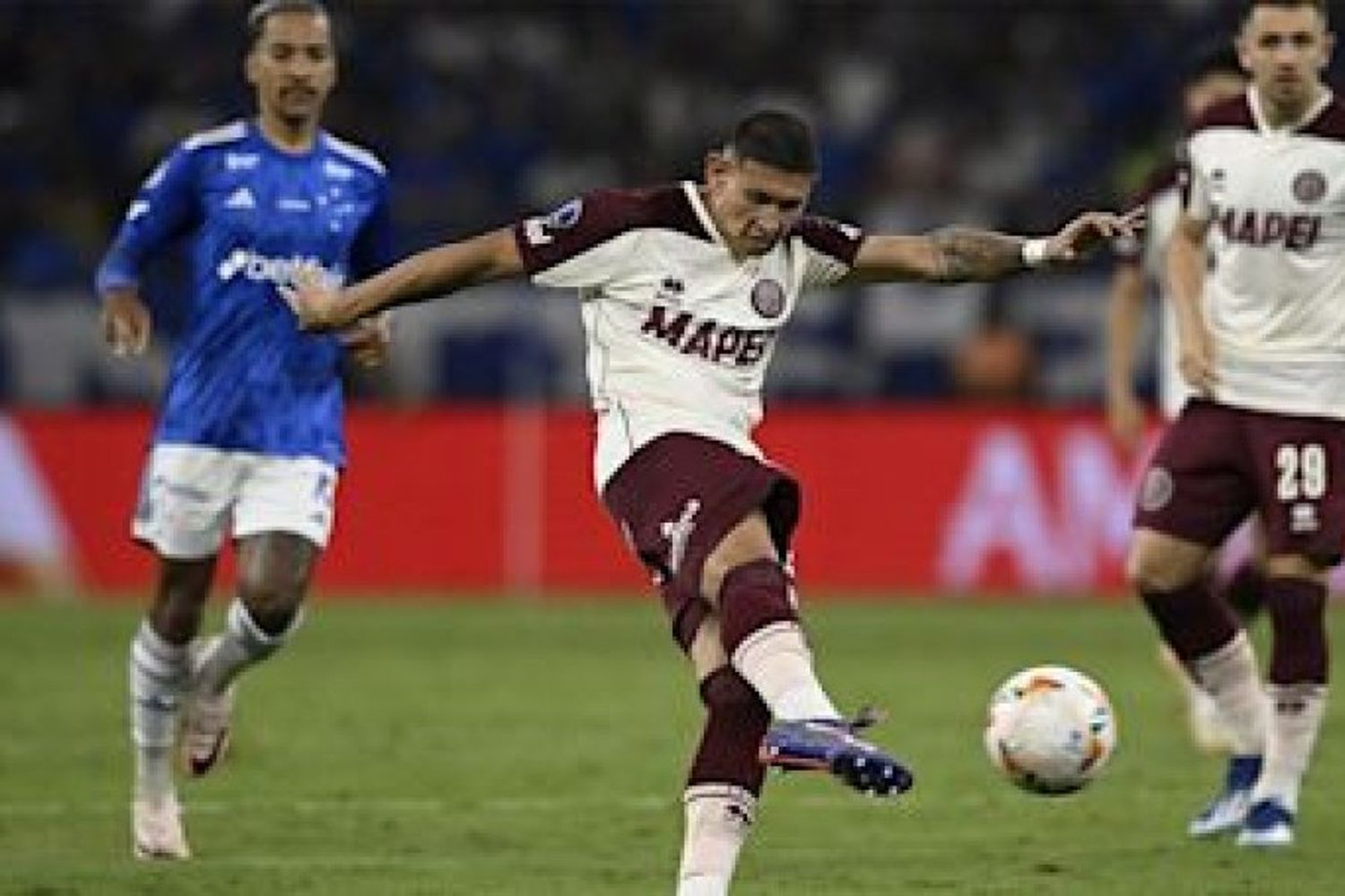 Lanús recibe a Cruzeiro por un lugar en la final de la Copa Sudamericana