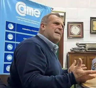 Santiago Dos Santos se reunió con comerciantes locales