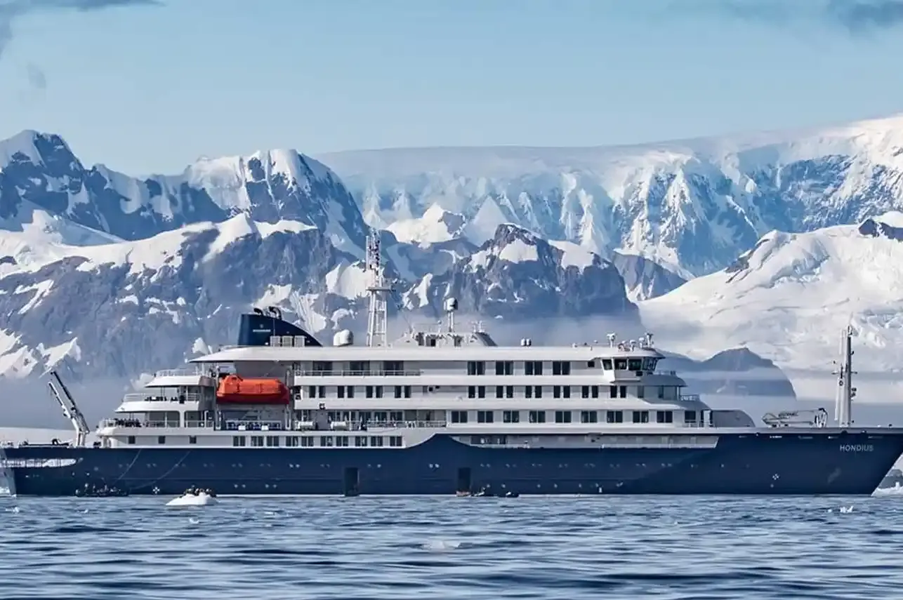 Hondius Crucero. Ilustrativa