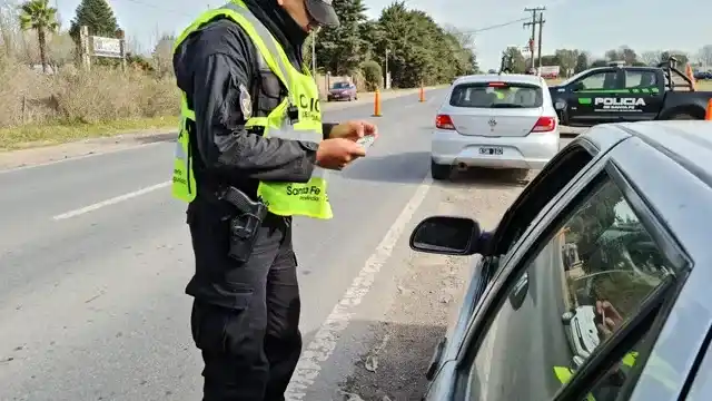 Controles en rutas: detectaron documentos falsos y una patente adulterada en operativos en la región