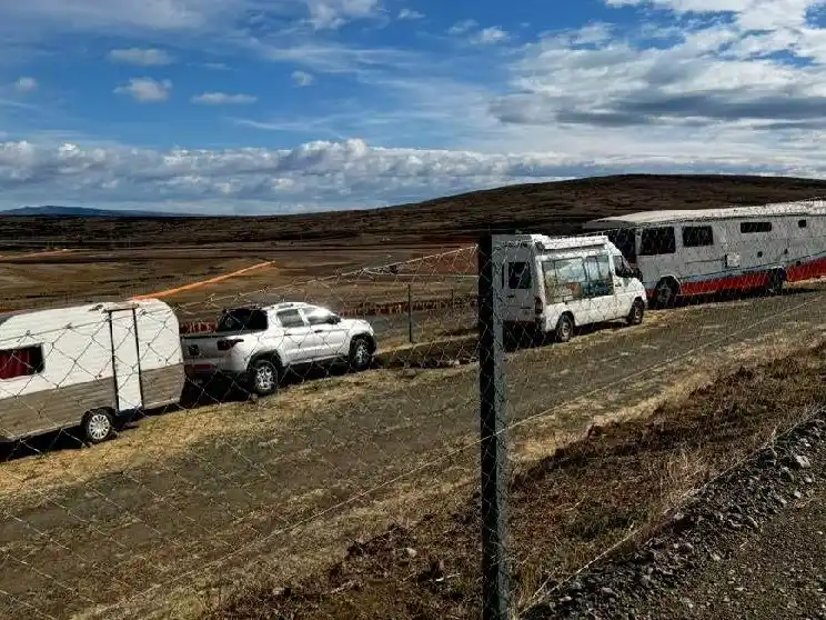 Los fans esperan desde el miércoles, el ingreso al autódromo de El Calafate para el inicio de temporada del TC. Foto: ACTC