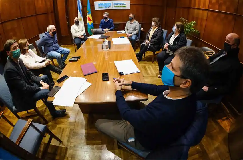 Comisión de Reactivación Económica: "Esta situación nos hace frenar y esperar unos días"