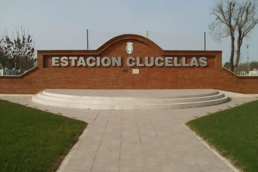 Gran Almuerzo Patrio organizado por las escuelas N° 403 y N° 588 de Estación Clucellas