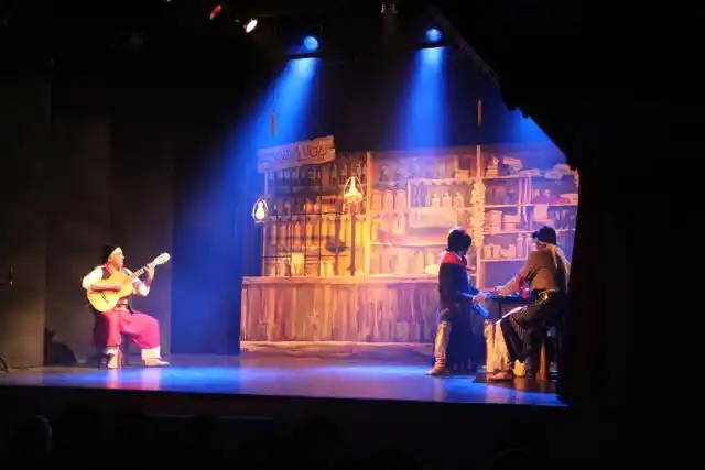 Ballet Amanecer Gualeyo se presentó en el Italia