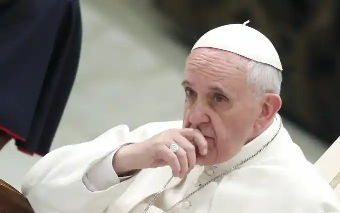 El Papa pidió defender el empleo y fustigó al capital financiero