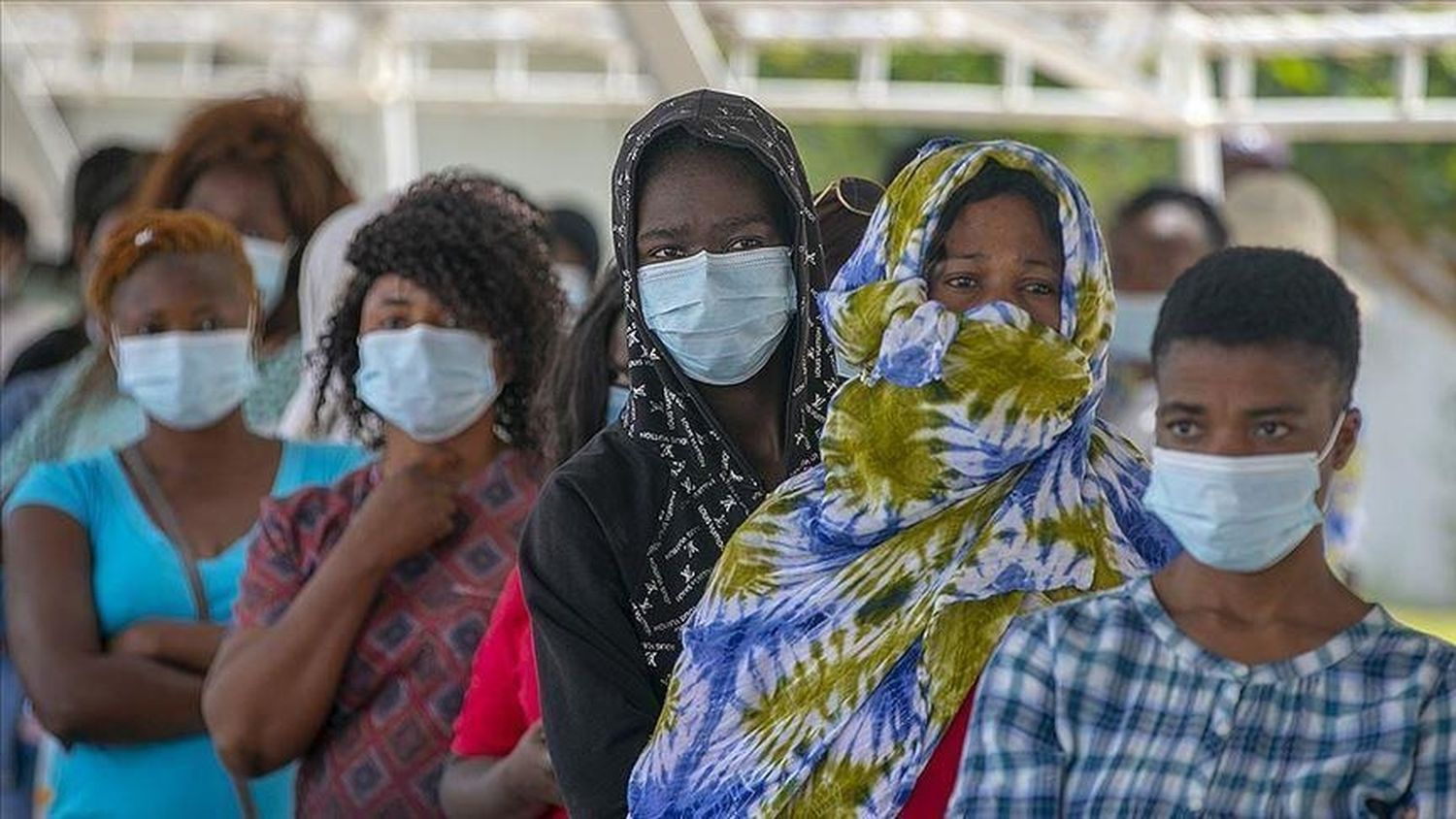 Las dosis de refuerzo en cinco países superan a las aplicadas en 39 naciones