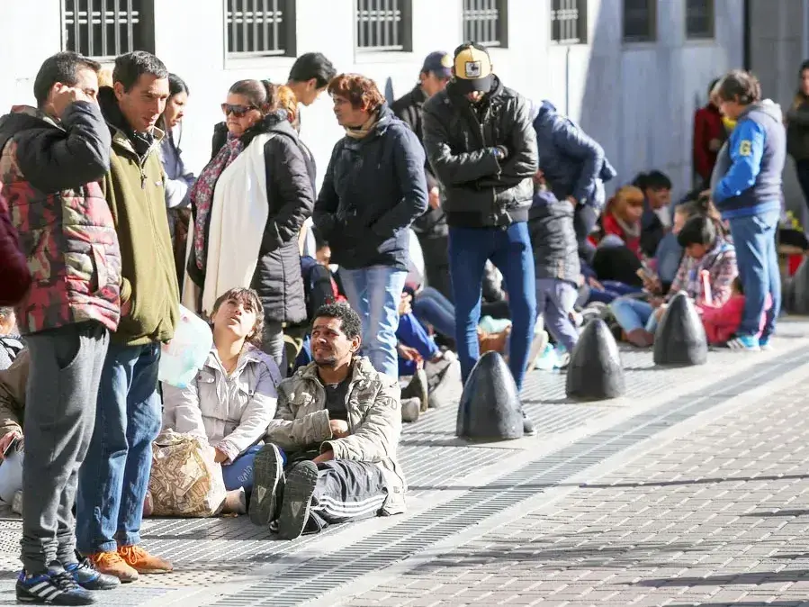 La UCA reveló el problema laboral de los jóvenes: 7 de cada 10 no trabajan o lo hacen informalmente