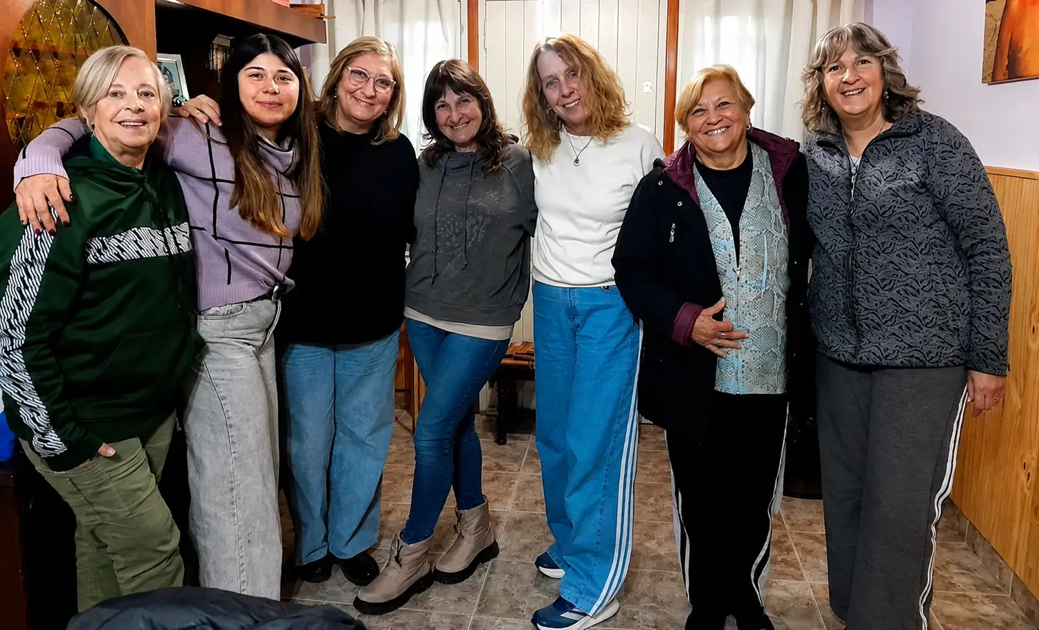 Elenco. Integrantes de Teatro Express durante los preparativos de la propuesta teatral