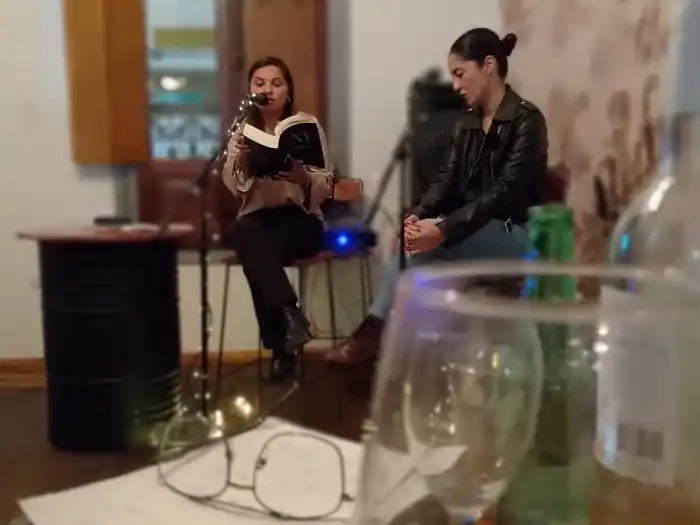 Nuevo ciclo de lecturas de poesía entrerriana de la mano de Papelucho y Biblioteca Emma Barrandéguy