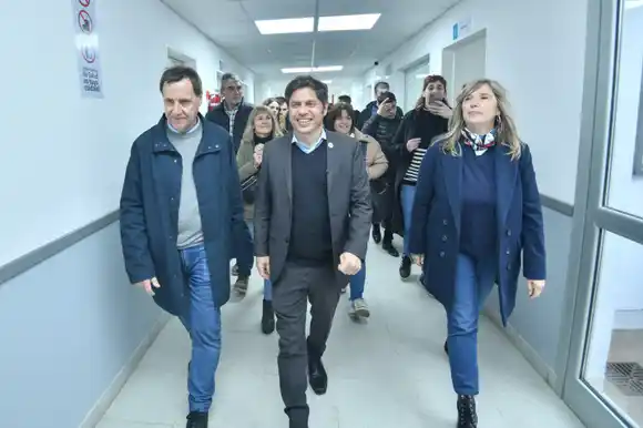 Ayacucho: Kicillof entregó viviendas e inauguró un centro de salud en el barrio Santa Teresita