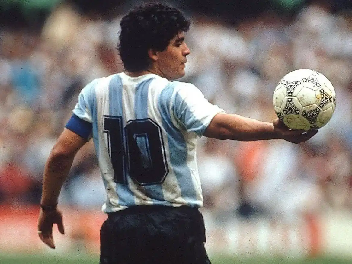 Diego Armando Maradona: el mundo del fútbol recuerda al ídolo a 65 años de su nacimiento