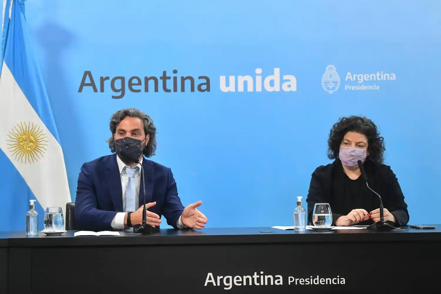 Santiago Cafiero y Carla Vizzotti brindaron detalles del nuevo DNU