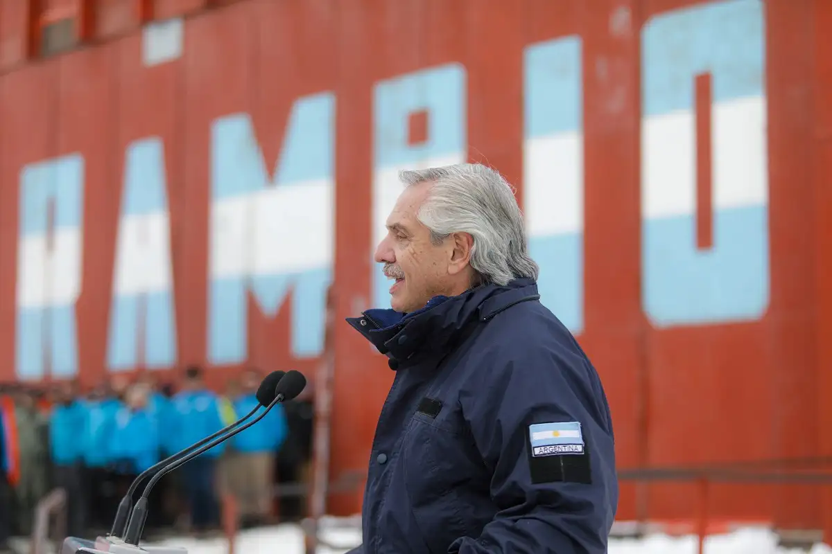 Alberto Fernández visitó la Base Marambio.