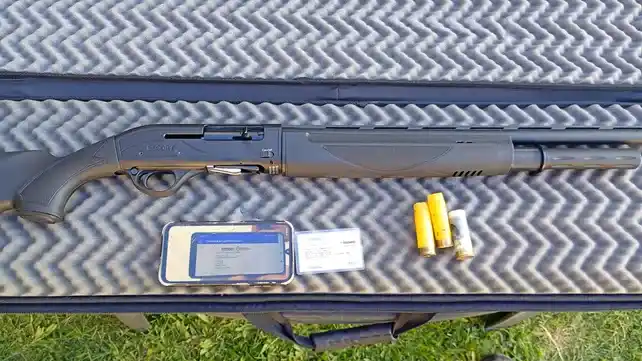 Un vecino se sintió intimidado por un dispositivo que sobrevolaba terreno y le disparó un escopetazo