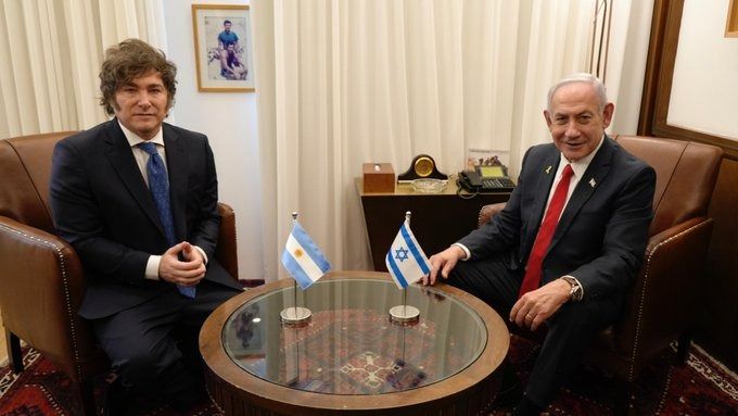 Respaldo. Milei y el primer ministro de Israel, Benjamin Netanyahu, en Jerusalén. Foto: Presidencia.