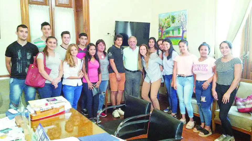 Jóvenes se capacitan en ampliar su perfil laboral