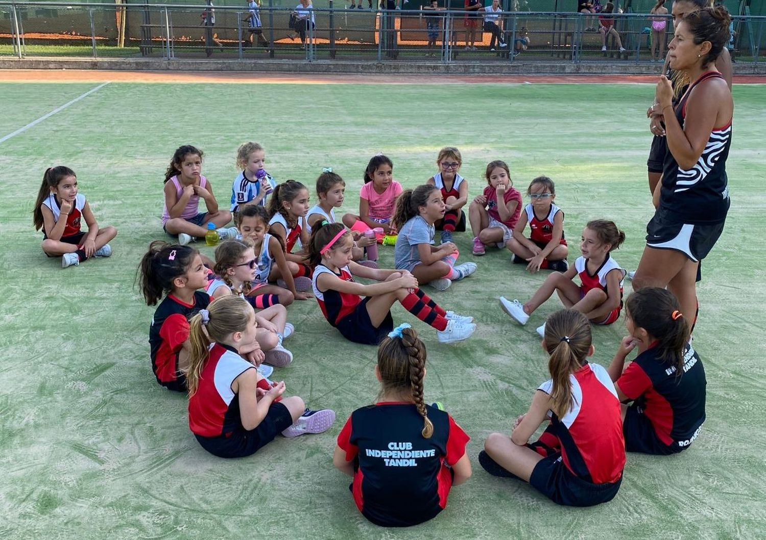 Independiente tiene vigente sus escuelas deportivas.