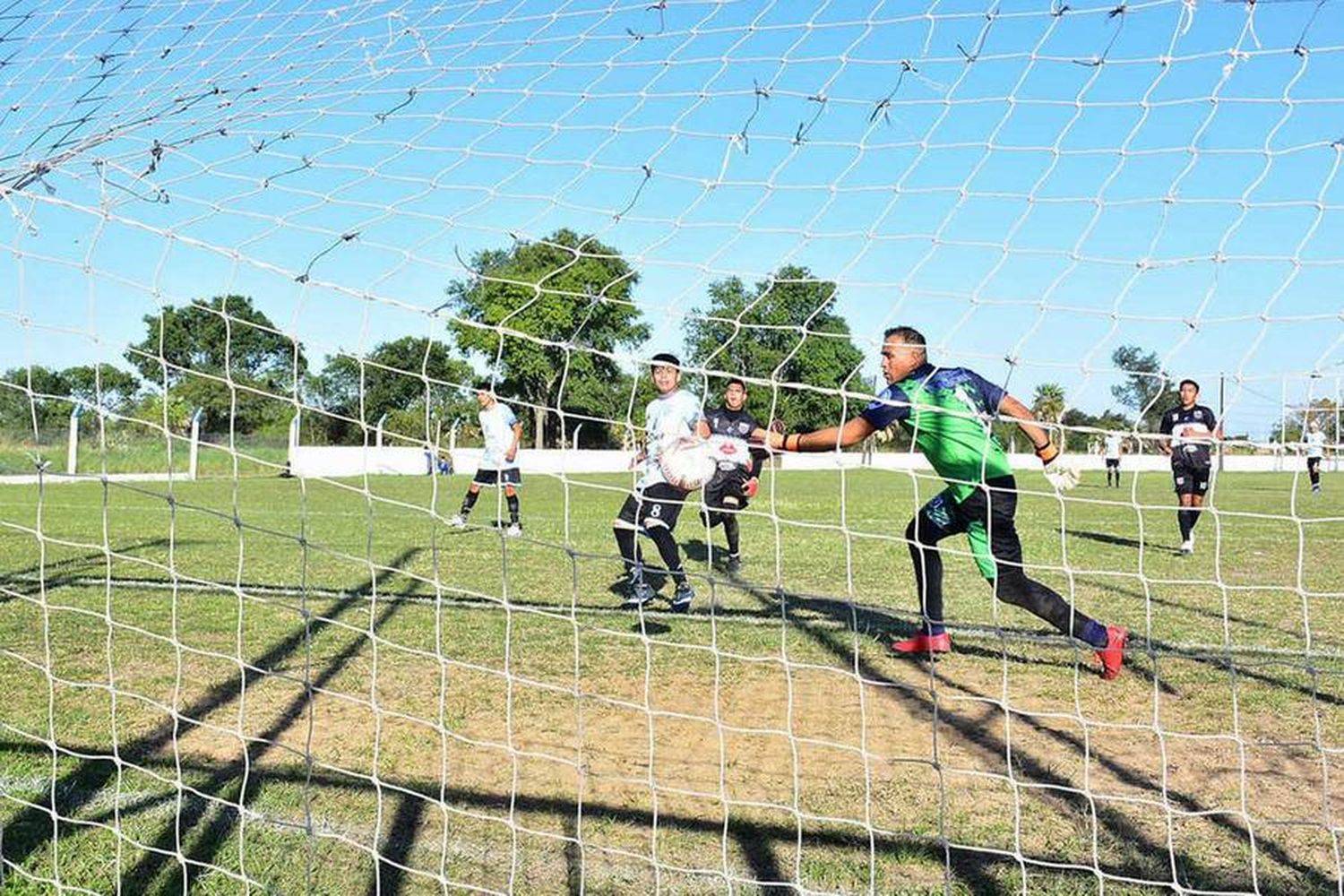 El Torneo Eleuterio Melgarejo
continuó con cinco partidos