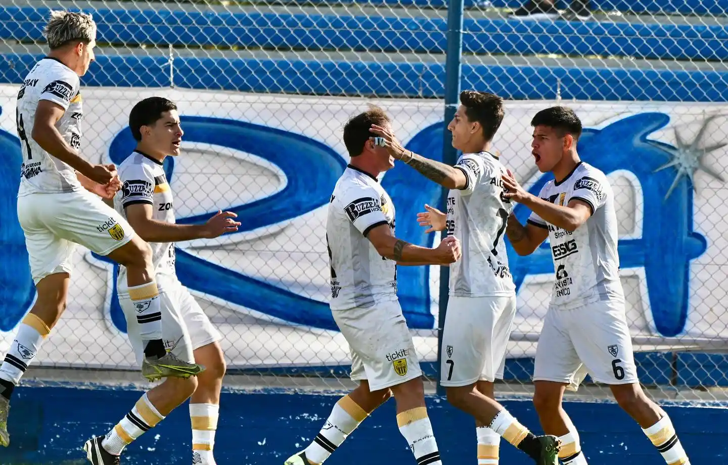 Santamarina buscará otro festejo en Bahía Blanca.