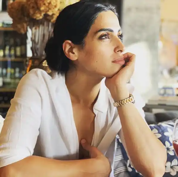 16 años de prisión y 74 "latigazos" para una mujer por compartir fotos en Instagram