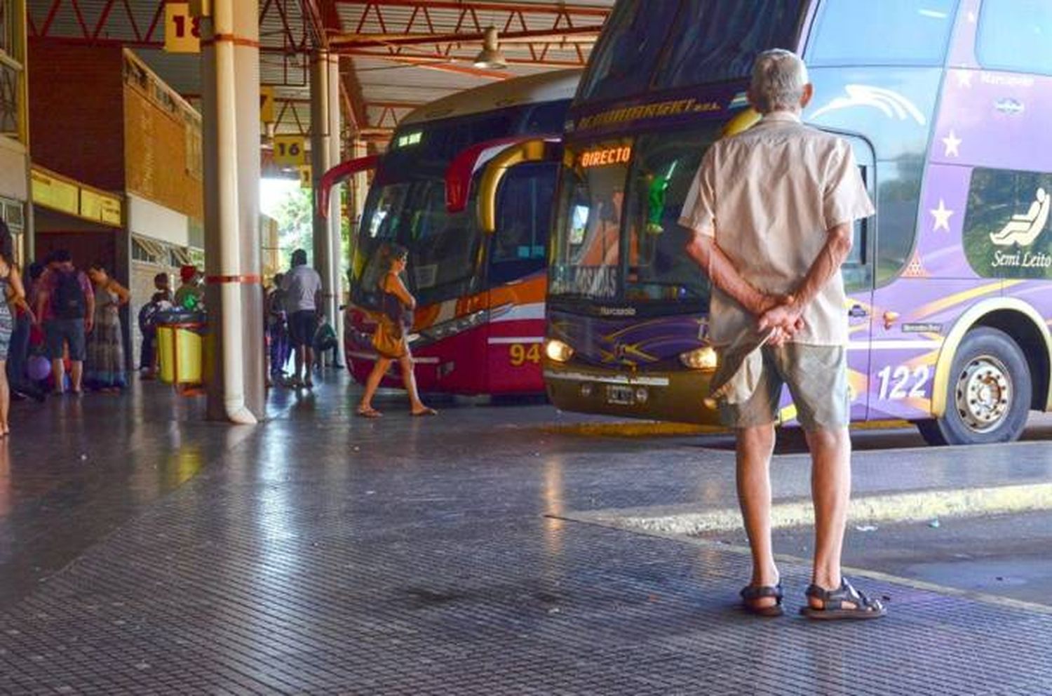 Viajes de larga distancia: con máximo de 37 pasajeros 