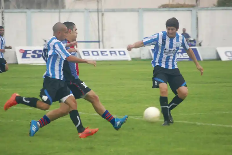 Juventud puso segunda y le ganó con comodidad a Sud América por 3 a 1