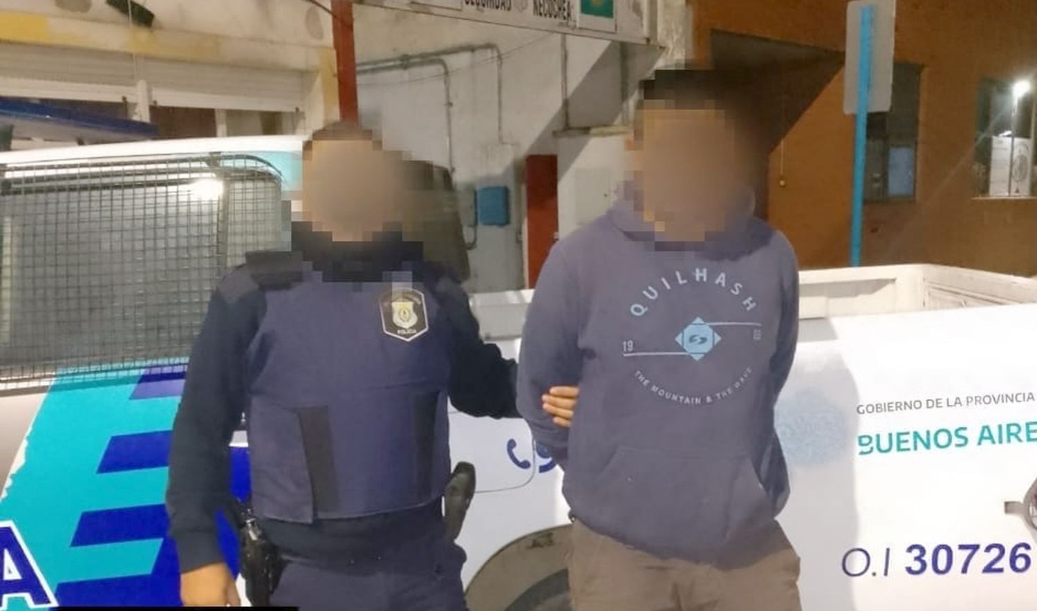 Intentó robar bebidas de un céntrico supermercado