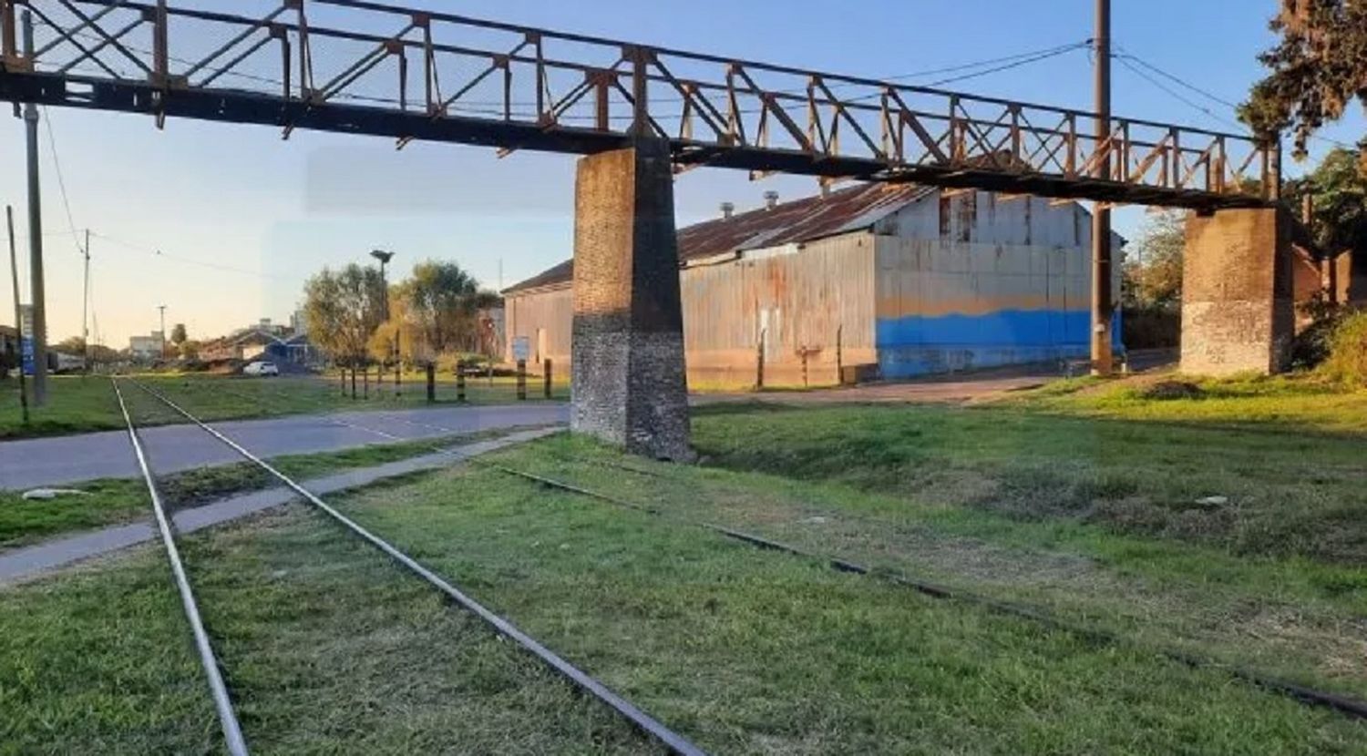 Dos menores se fugaron de un hogar del Copnaf y se arrojaron de un puente