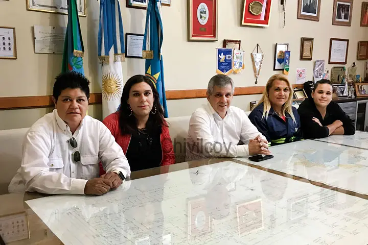 Chivilcoy: Britos es el primer Intendente en presentar a trabajadores del Cupo Laboral Trans 