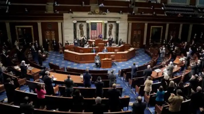 En EE.UU. presentan la Ley Bolívar que prohíbe hacer negocios con Maduro y su combo