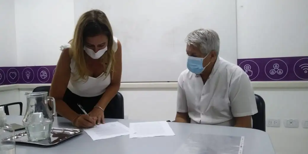 El Hospital Centenario firmó un convenio de cooperación con Juventud Unida