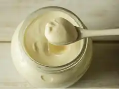 Falsificación: se prohíbe la venta de una mayonesa muy conocida