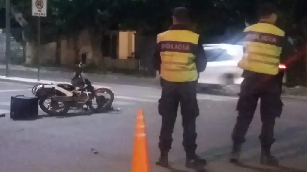 Accidente en Avellaneda y 4 de Abril dejó a un hombre internado en observación