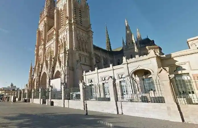 El hombre habría sufrido un infarto.