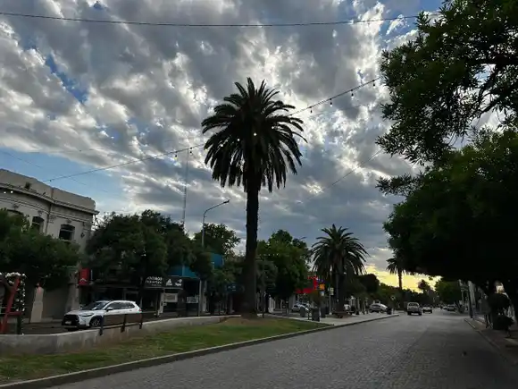 Después de la lluvia, asoma el sol entre las nubes y empieza a subir la temperatura en Rafaela y zona