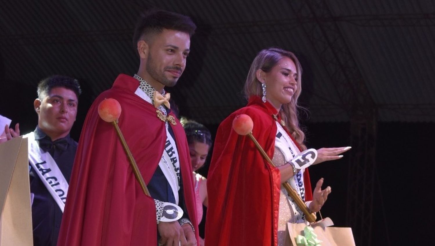Lisandro Sena y Agustina Pereyra, embajador y embajadora de la Fiesta del Durazno