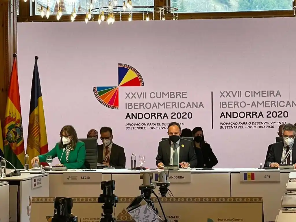Presidentes cargan contra Maduro en la Cumbre Iberoamericana y piden abogar por la democracia