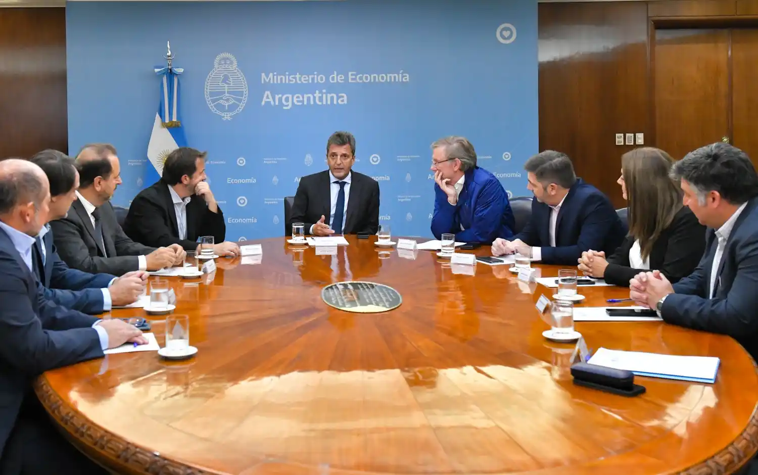 Massa prepara más medidas para intentar frenar una inflación fuera de control