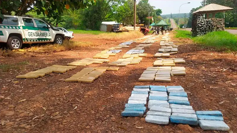 Encontraron más de tres toneladas de marihuana en un camión: el chofer se esfumó