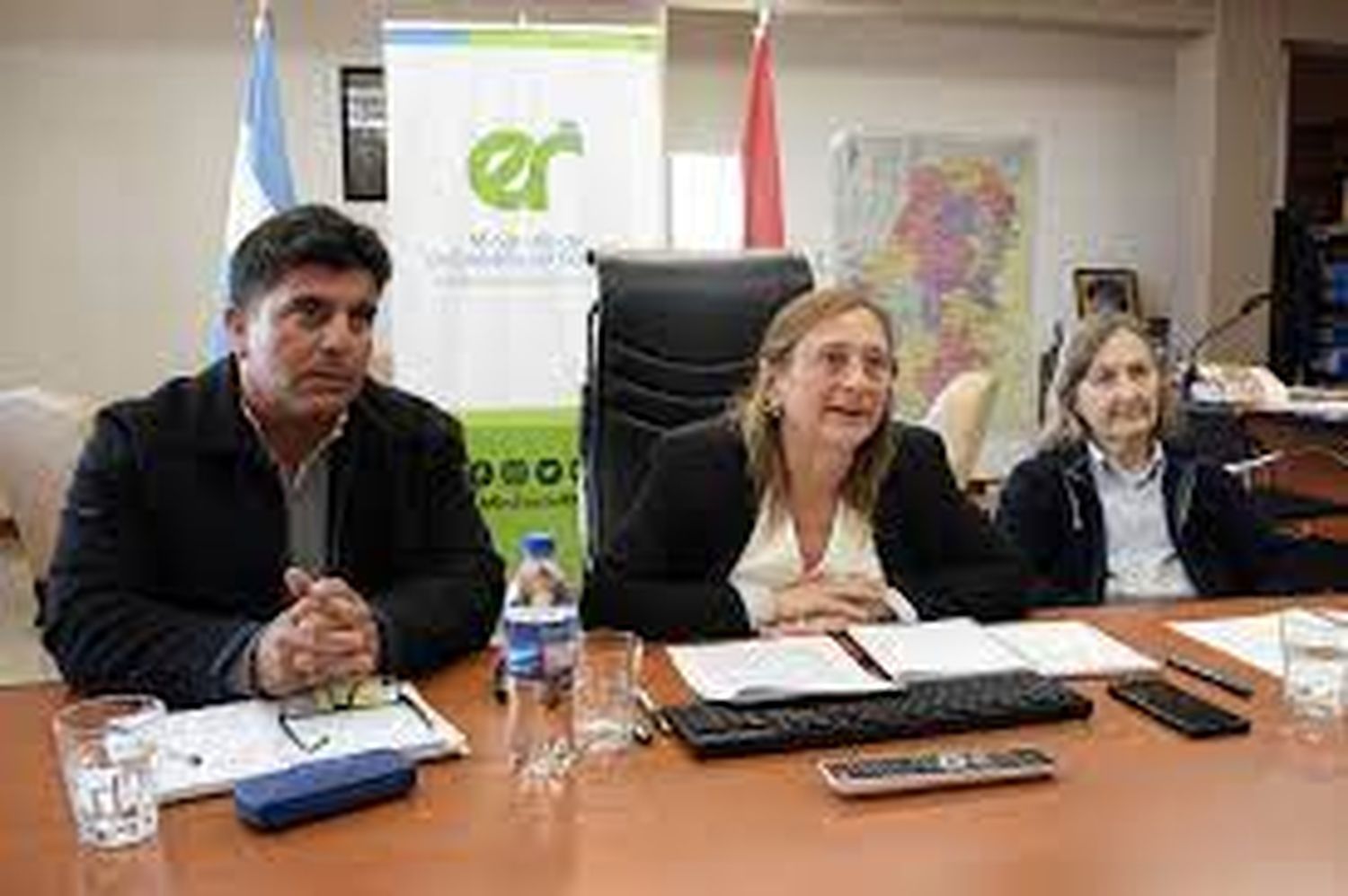 La provincia trabaja con los municipios para profundizar políticas de cuidado con personas mayores