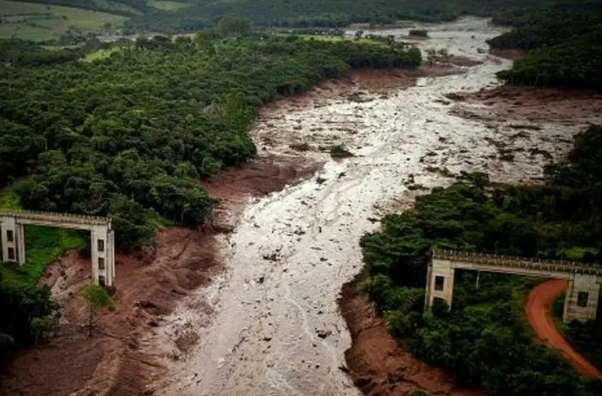 Ya son 34 los muertos y 300 desaparecidos por la ruptura del dique