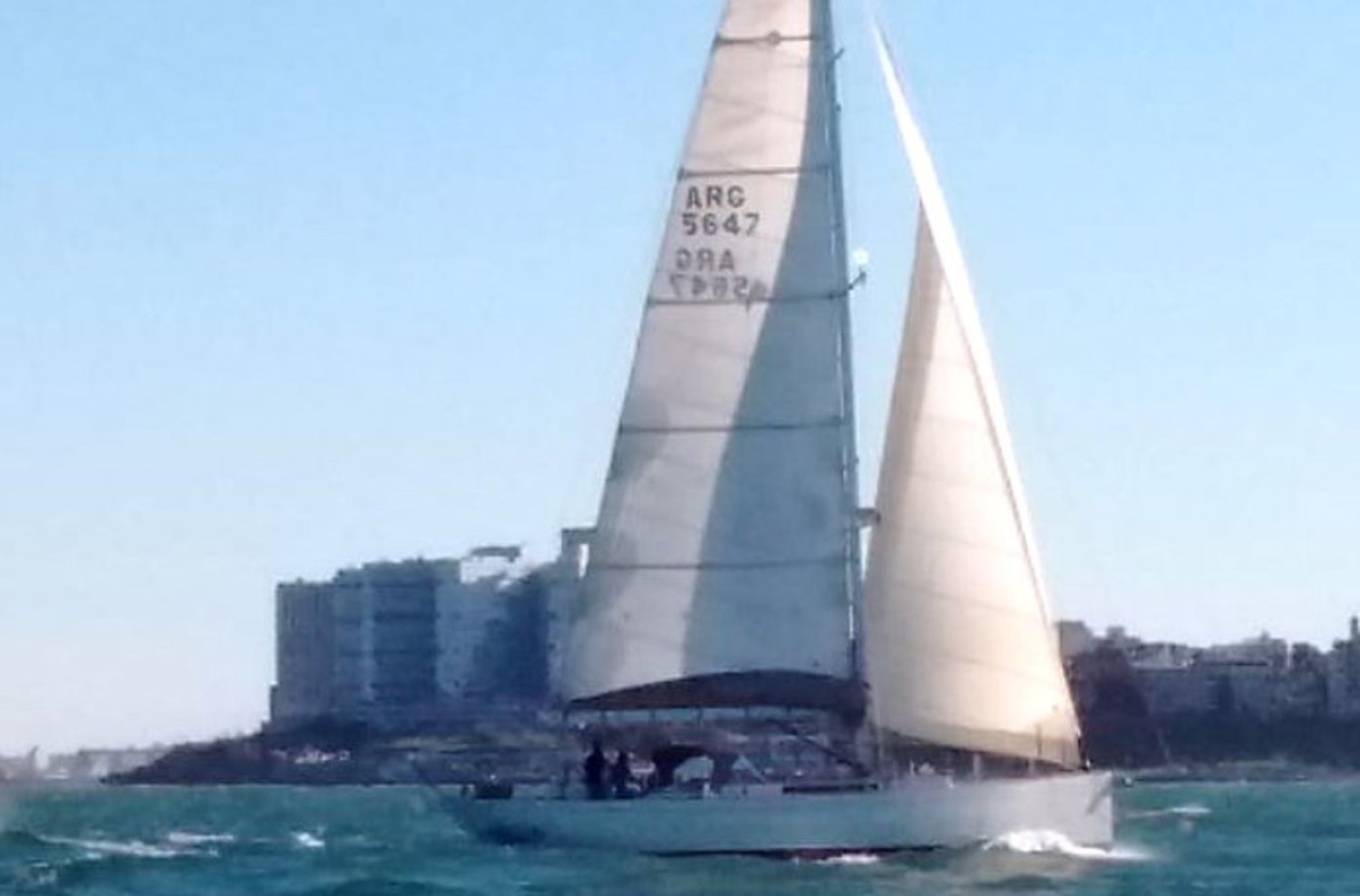 "Libertad" ganó en la primer Regata