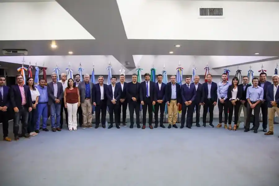 Los gobernadores “dialoguistas" le dan luz verde a la ley ómnibus