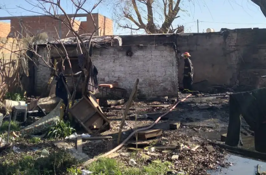 Así quedó la vivienda incendiada