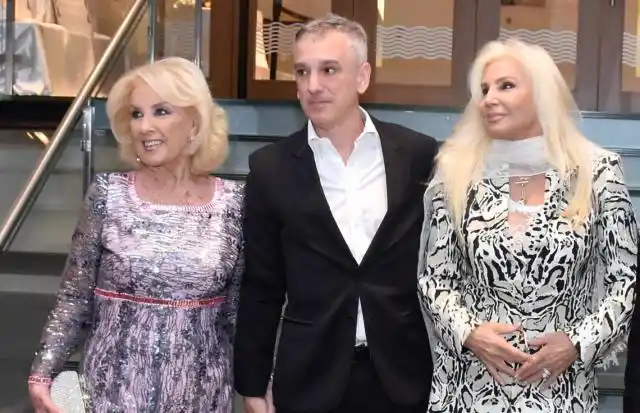 Susana y Mirtha estuvieron presentes en la reinauguración del teatro Tronador
